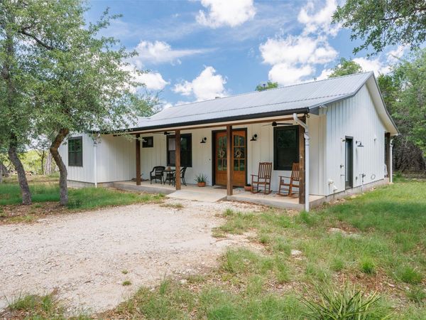 101 Rambling Oaks DR, Wimberley, TX 78676