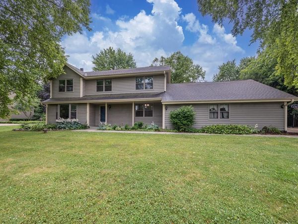 W233S5269 Cottontail TRAIL, Waukesha, WI 53189