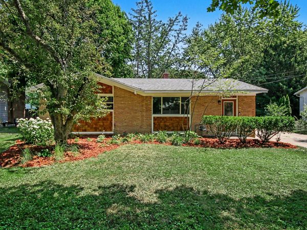 1932 Ridgemoor Drive SE, Grand Rapids, MI 49506
