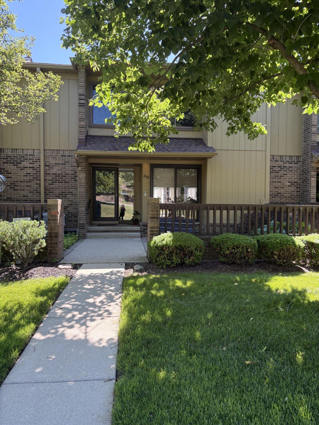 1669 S Hill Boulevard, Bloomfield Hills, MI 48304 Main Photo