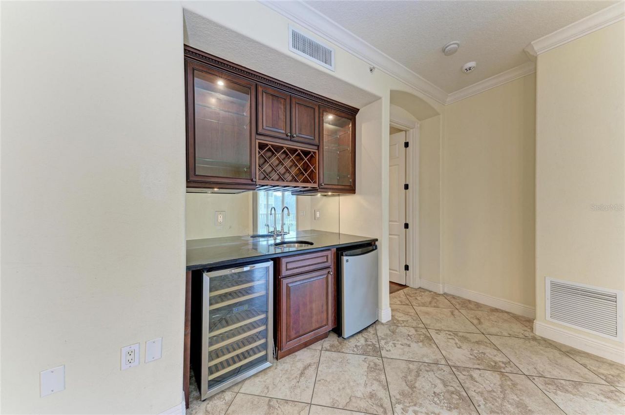 5200 Manorwood Drive, Unit 2D, Sarasota, FL 34235 Photo