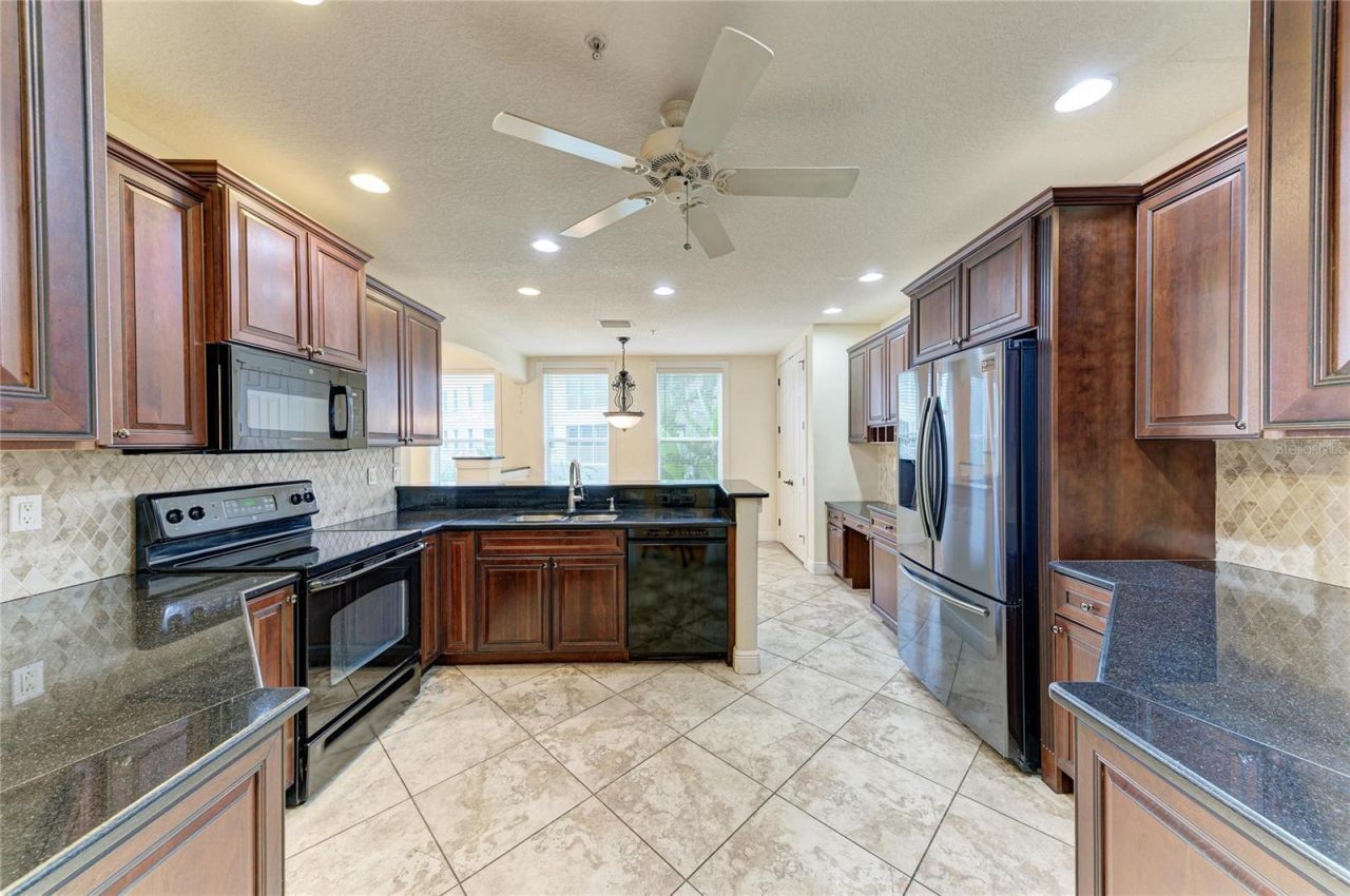 5200 Manorwood Drive, Unit 2D, Sarasota, FL 34235 Photo