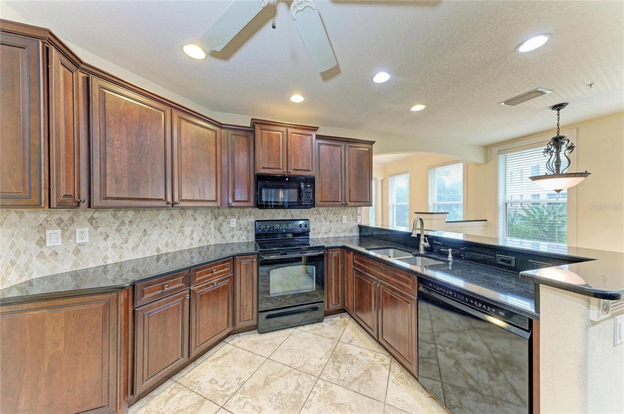 5200 Manorwood Drive, Unit 2D, Sarasota, FL 34235 Photo