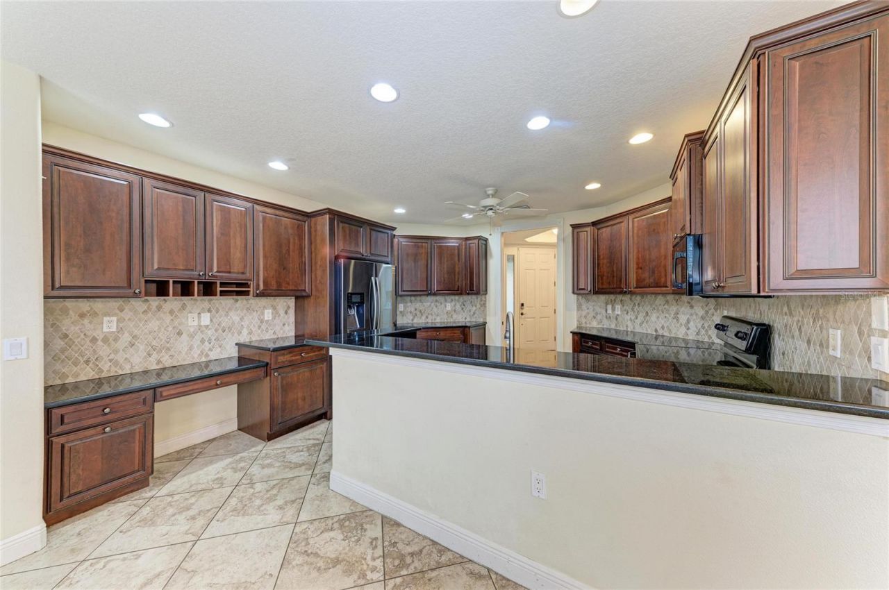 5200 Manorwood Drive, Unit 2D, Sarasota, FL 34235 Photo