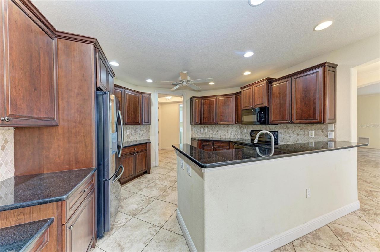 5200 Manorwood Drive, Unit 2D, Sarasota, FL 34235 Photo