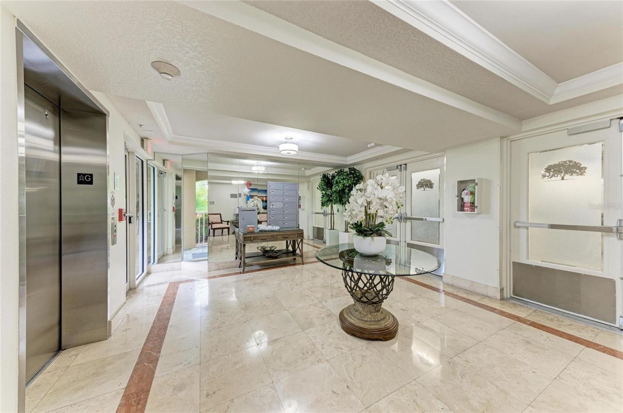 5200 Manorwood Drive, Unit 2D, Sarasota, FL 34235 Photo