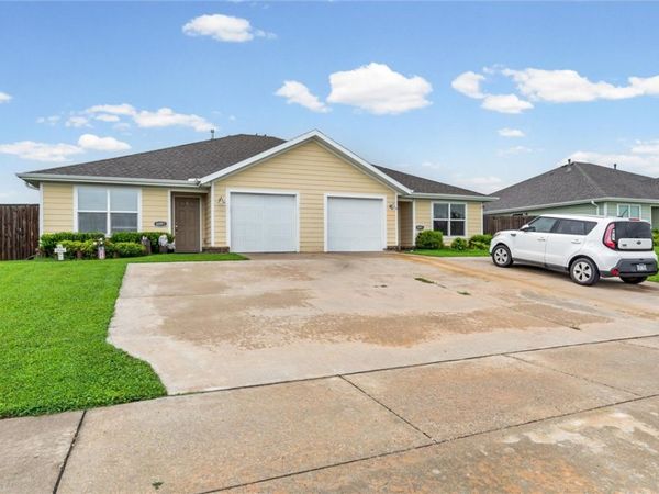 609 Christopher Drive , Siloam Springs, AR 72761