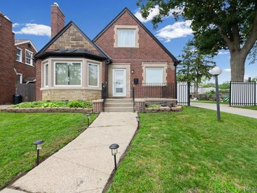 19371 Monica Street, Detroit, MI 48221