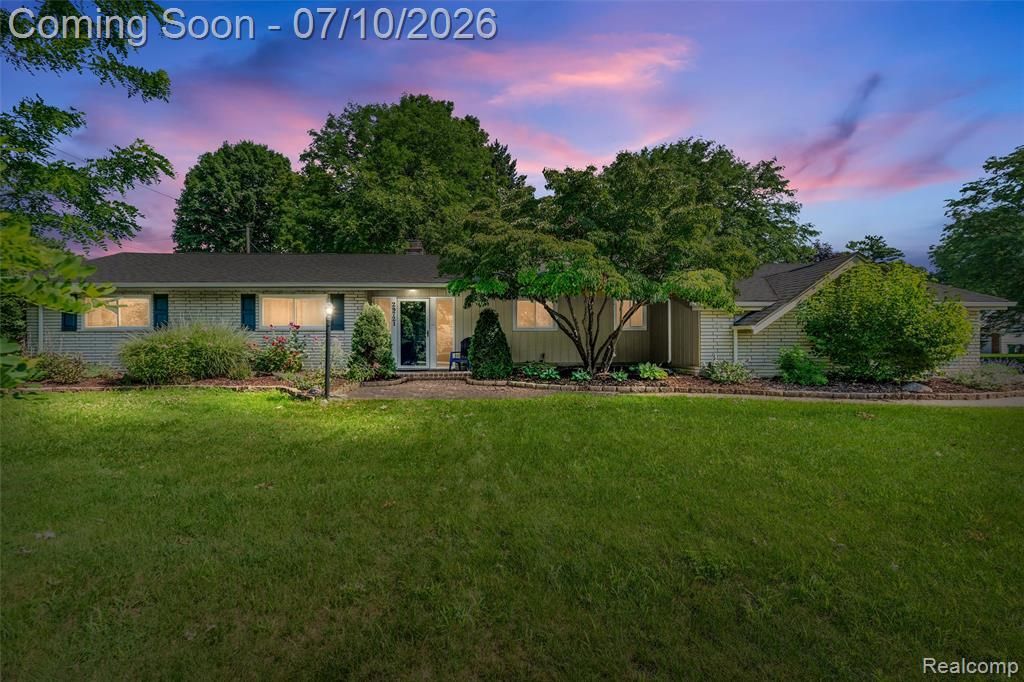 29721 Beacontree Street, Farmington Hills, MI 48331 Main Photo