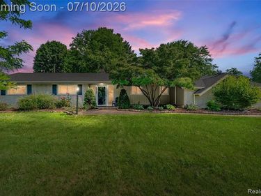 29721 Beacontree Street, Farmington Hills, MI 48331