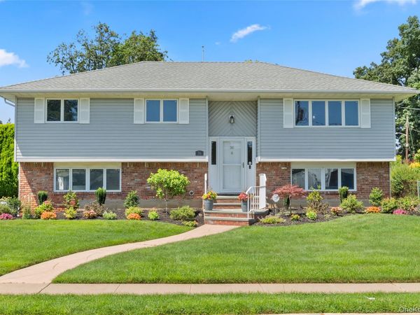 36 Fairway Drive , Old Bethpage, NY 11804