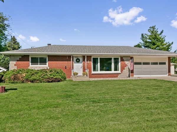 1870 Elizabeth Lane , Aurora, IL 60505