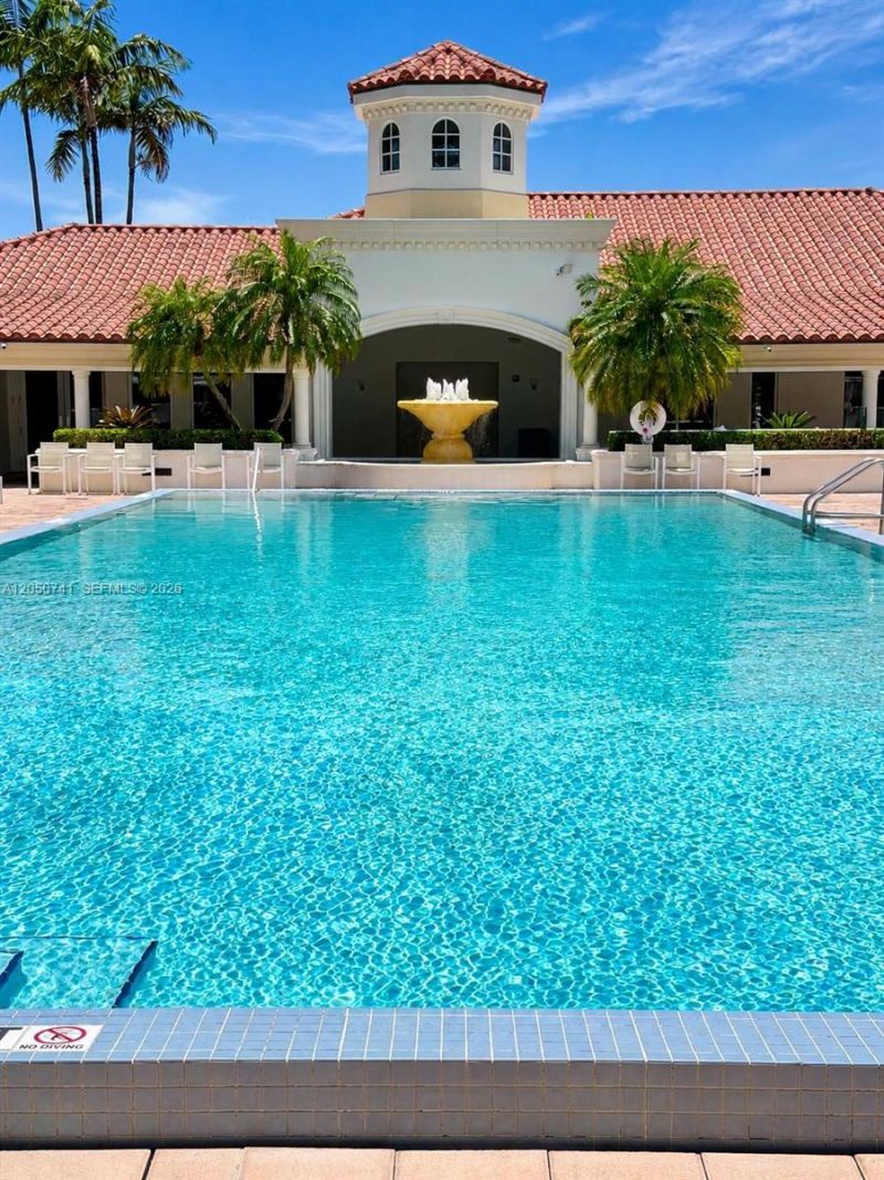 20000 E Country Club Dr , Unit 405, Aventura, FL 33180 Photo