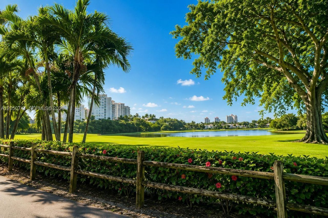 20000 E Country Club Dr , Unit 405, Aventura, FL 33180 Photo