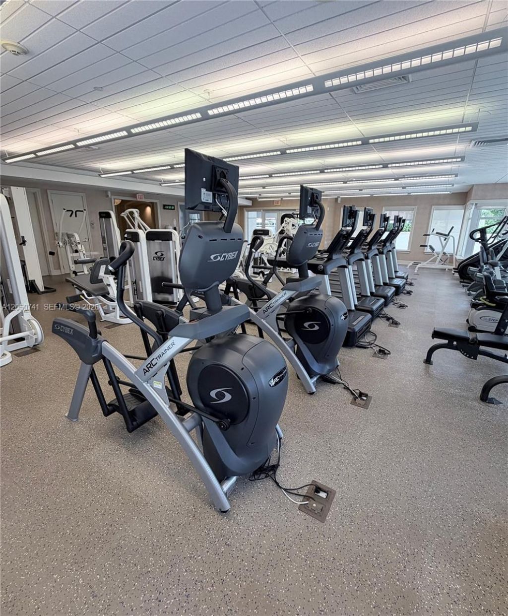 20000 E Country Club Dr , Unit 405, Aventura, FL 33180 Photo