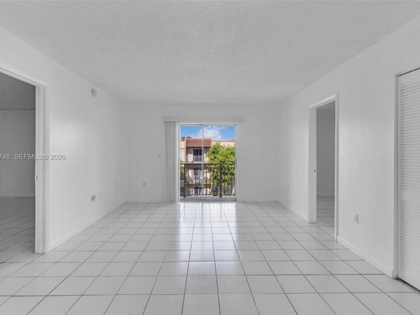 4715 NW 7th St, Unit 407-2, Miami, FL 33126