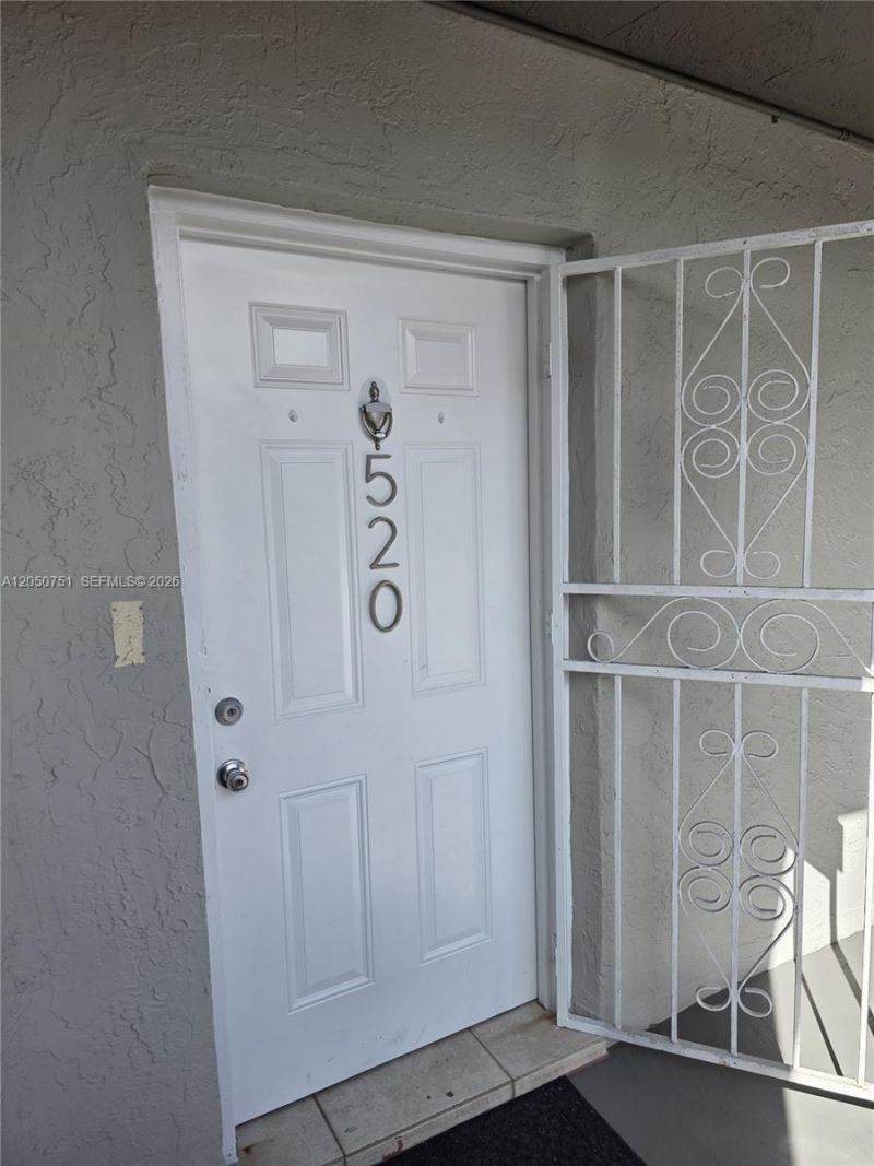 1750 W 46th St , Unit 520, Hialeah, FL 33012 Photo