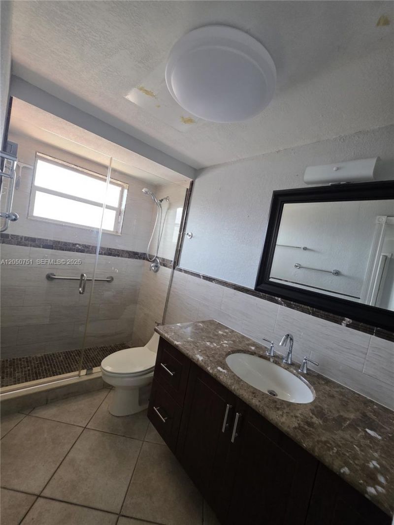 1750 W 46th St , Unit 520, Hialeah, FL 33012 Photo