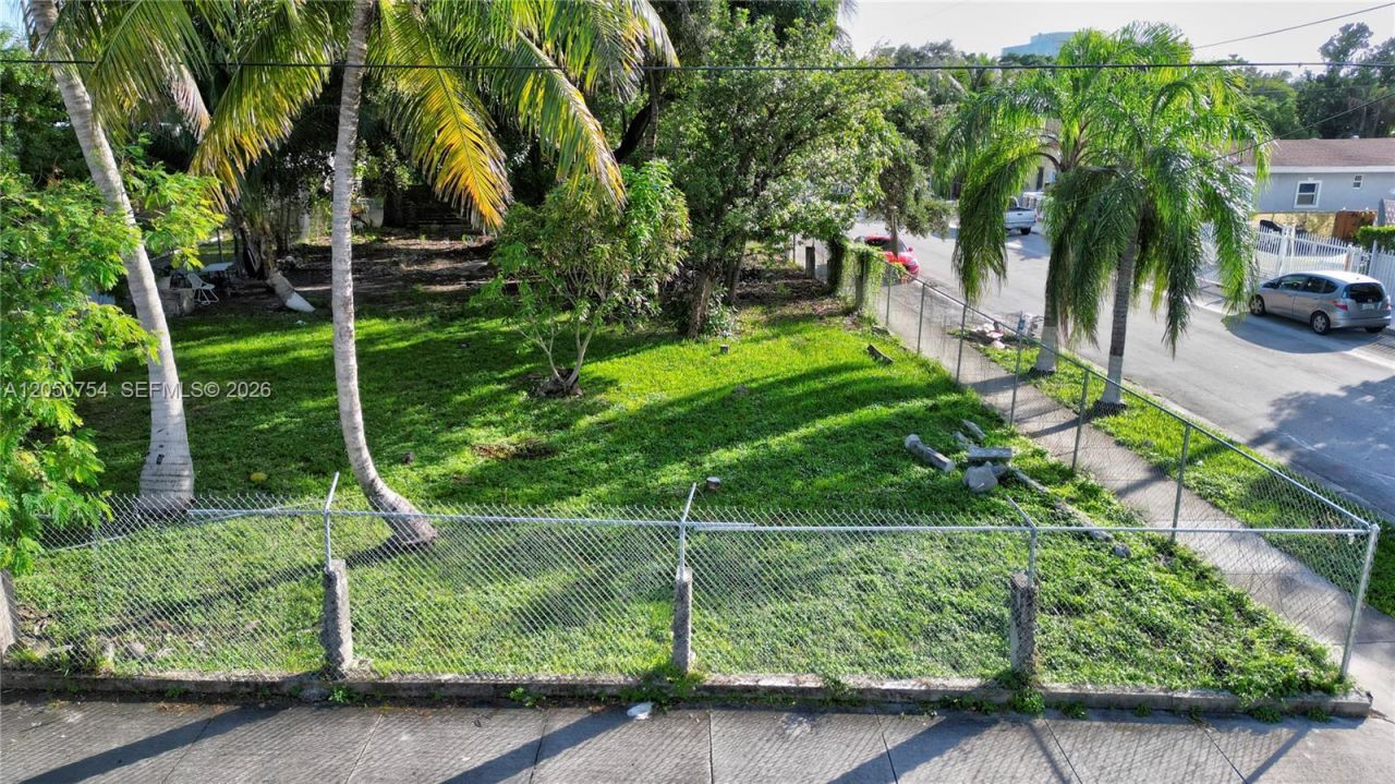 280 NW 33rd St , Miami, FL 33127 Photo