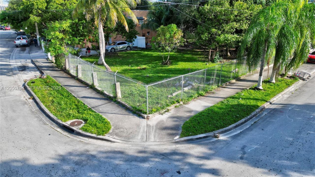 280 NW 33rd St , Miami, FL 33127 Photo