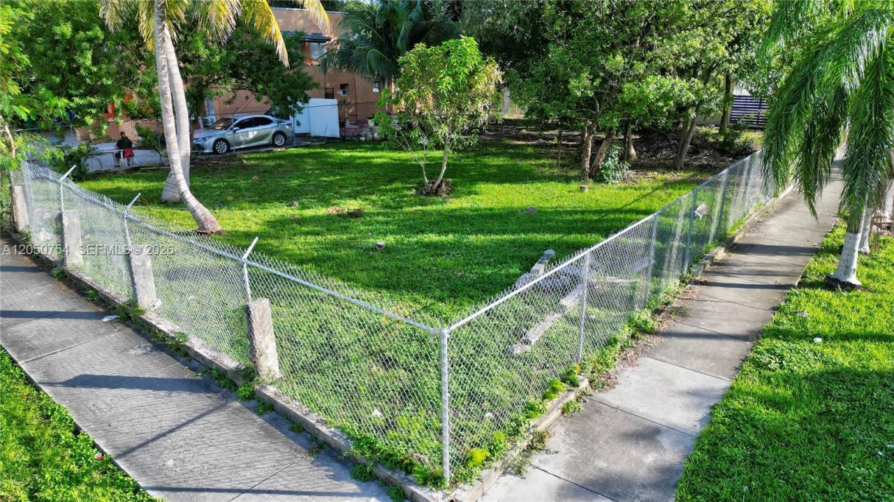 280 NW 33rd St , Miami, FL 33127 Photo