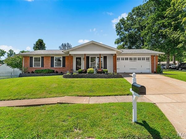 6339 Treehouse Trail, St Louis, MO 63129