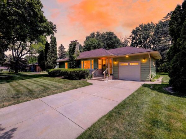 913 Mohican Pass, Madison, WI 53711