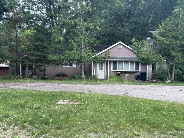 11 Ranch Road, Indian River, MI 49749