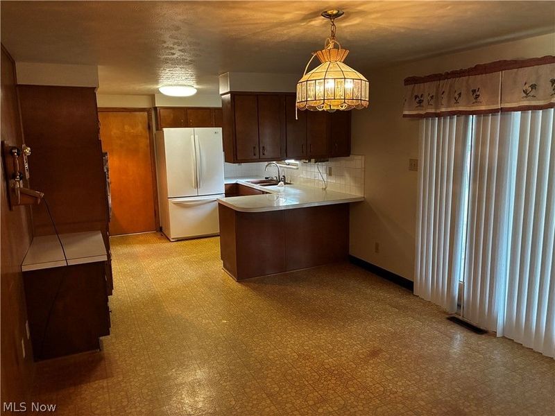 2317 Miller Ave, Belpre, OH 45714 Photo 5