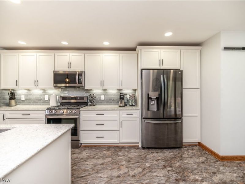 405 Airport Drive NW, Warren, OH 44481 Photo 14