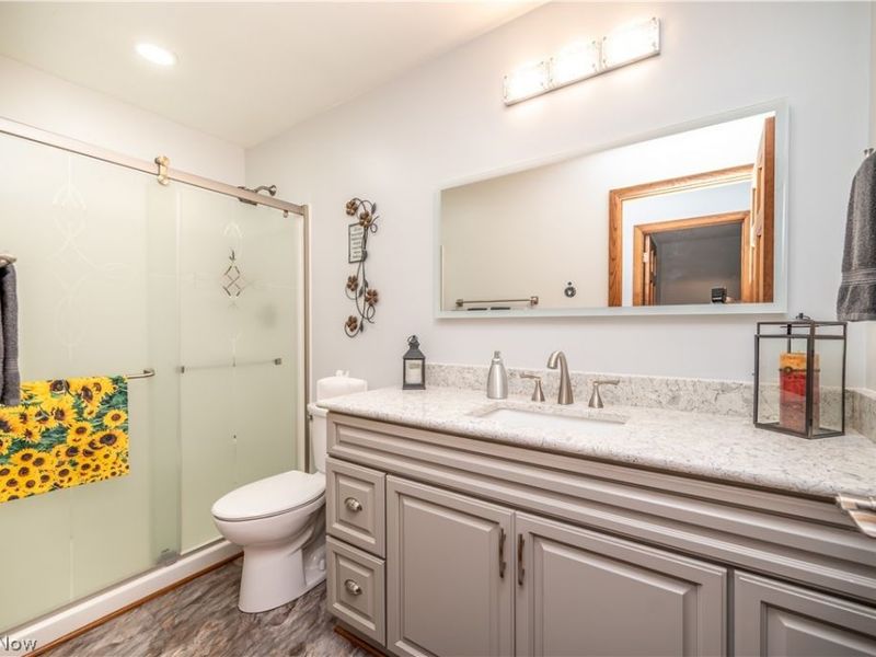 405 Airport Drive NW, Warren, OH 44481 Photo 32