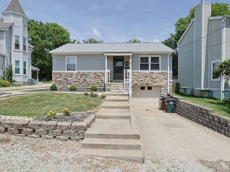 4512 Leslie Avenue, Blue Ash, OH 45242 Photo 2