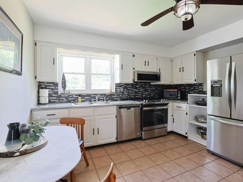 4512 Leslie Avenue, Blue Ash, OH 45242 Photo 7