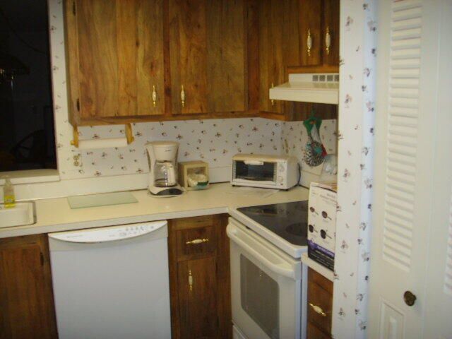 15 Willowbrook Lane, Unit 204, Delray Beach, FL 33446 Photo