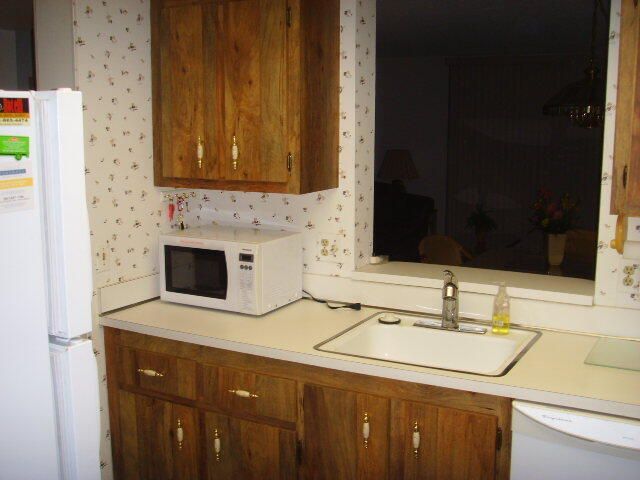 15 Willowbrook Lane, Unit 204, Delray Beach, FL 33446 Photo