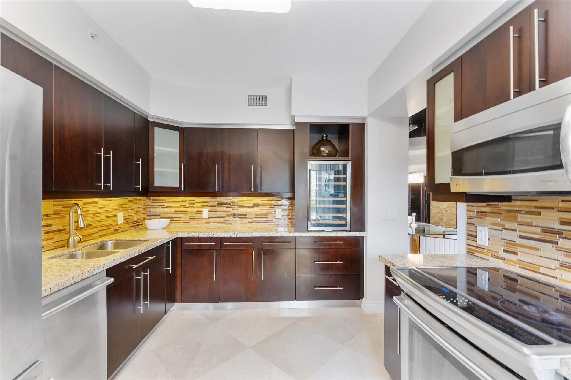 3100 N Ocean Boulevard, Unit 407, Fort Lauderdale, FL 33308 Photo