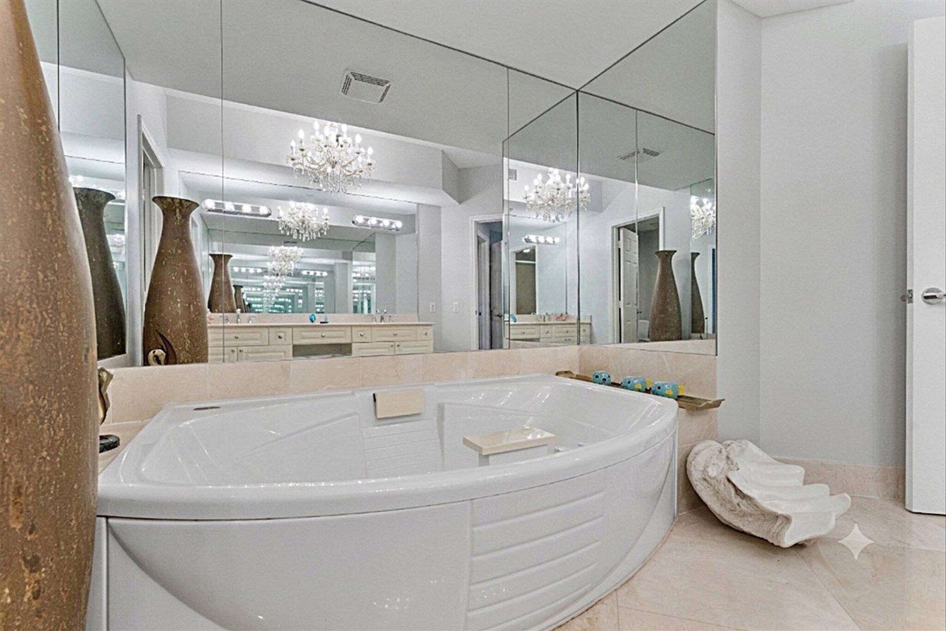 3100 N Ocean Boulevard, Unit 407, Fort Lauderdale, FL 33308 Photo