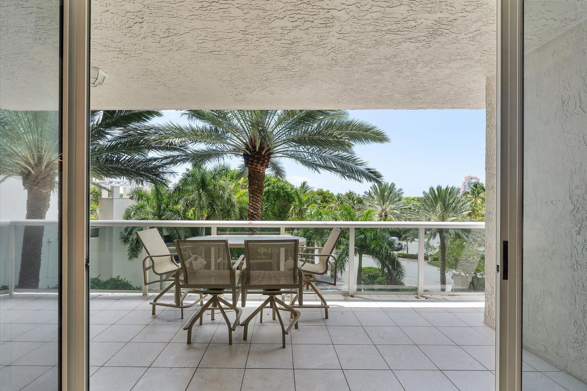 3100 N Ocean Boulevard, Unit 407, Fort Lauderdale, FL 33308 Photo