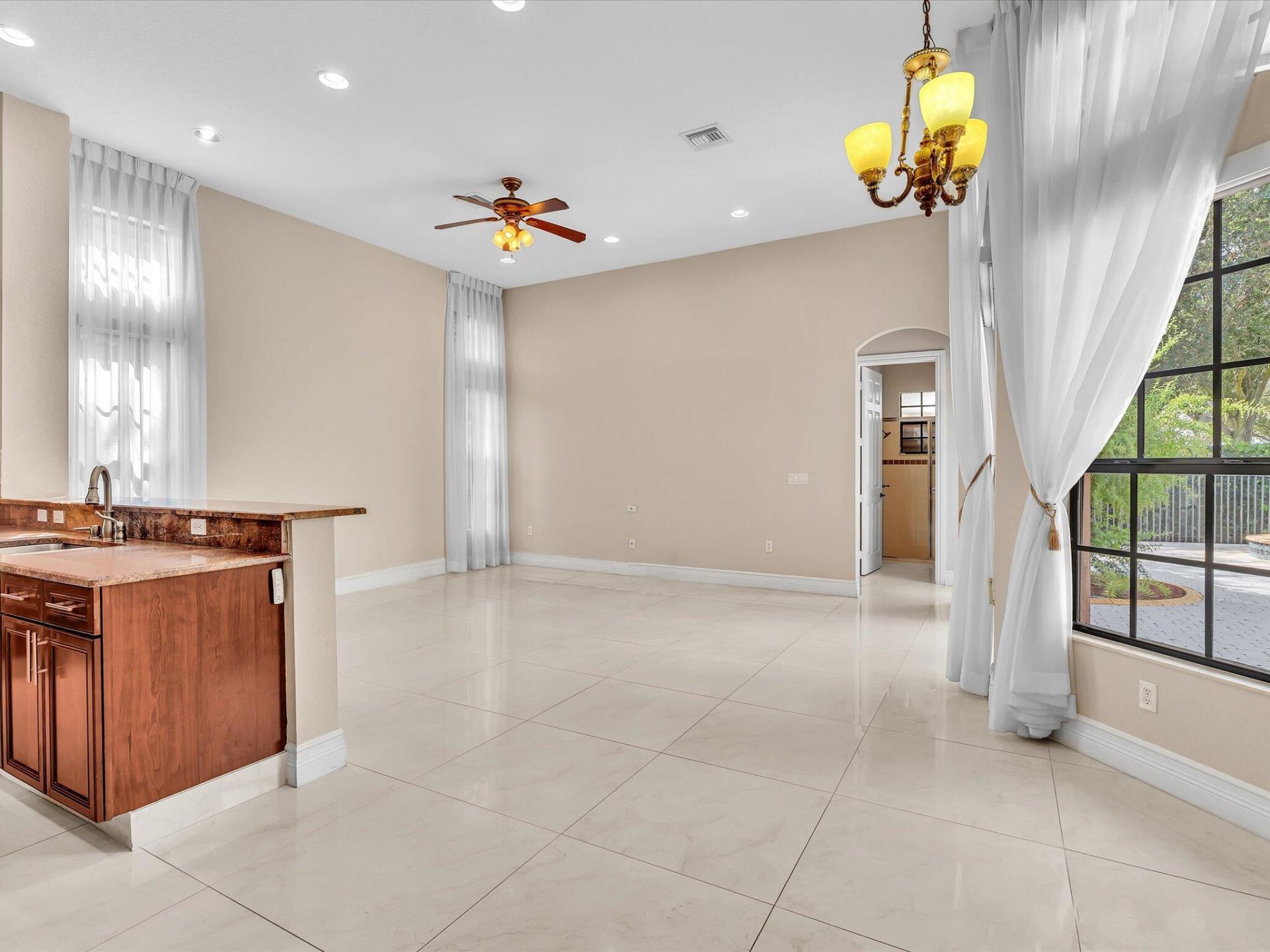 3445 NW 87th Avenue, Hollywood, FL 33024 Photo