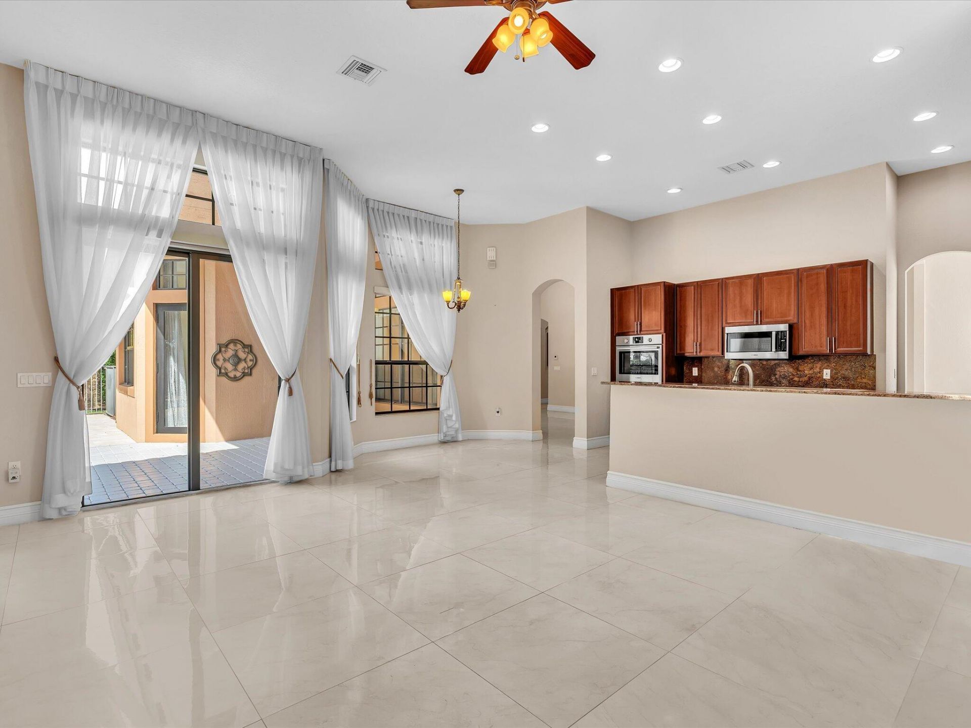 3445 NW 87th Avenue, Hollywood, FL 33024 Photo