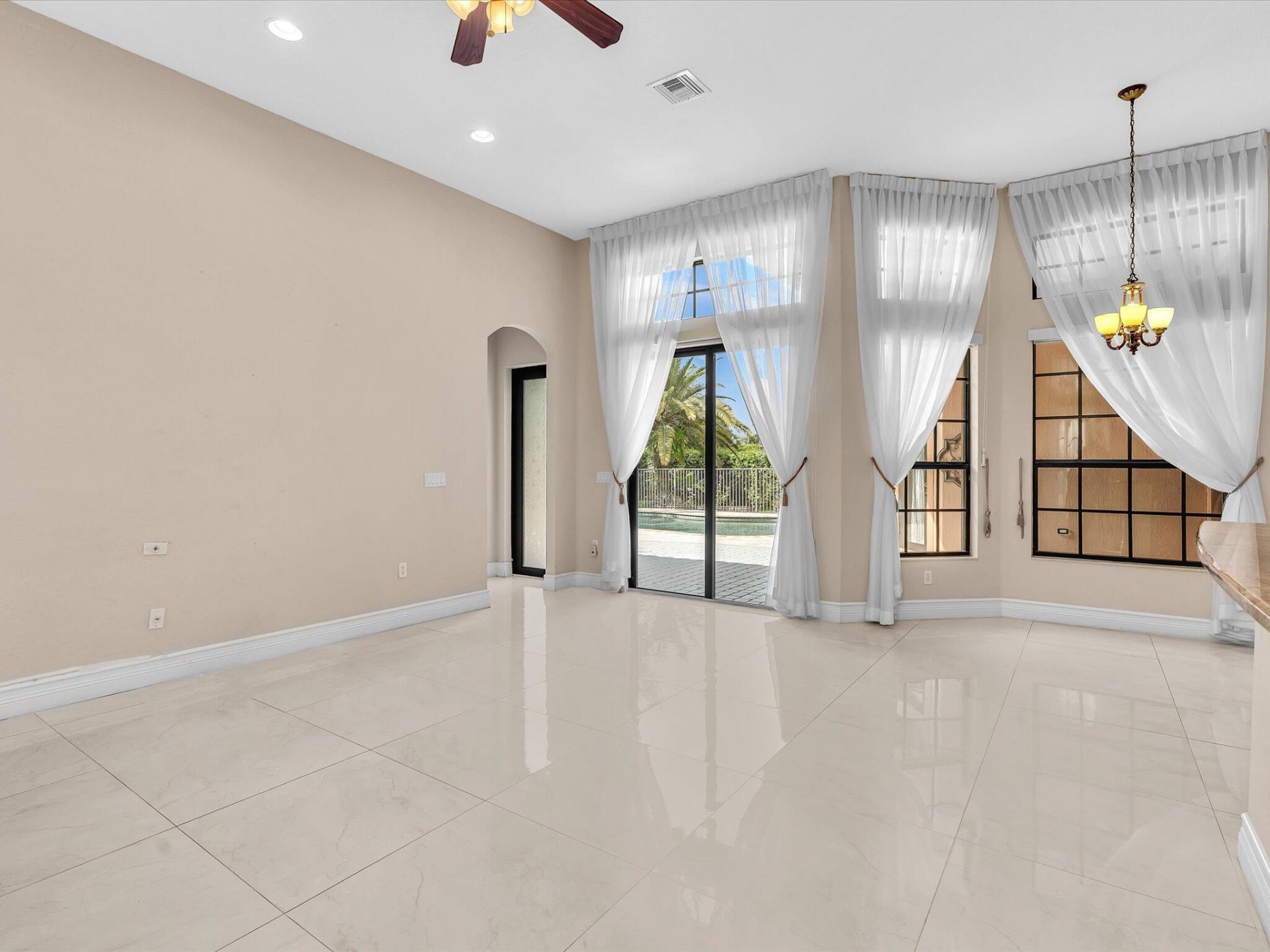 3445 NW 87th Avenue, Hollywood, FL 33024 Photo