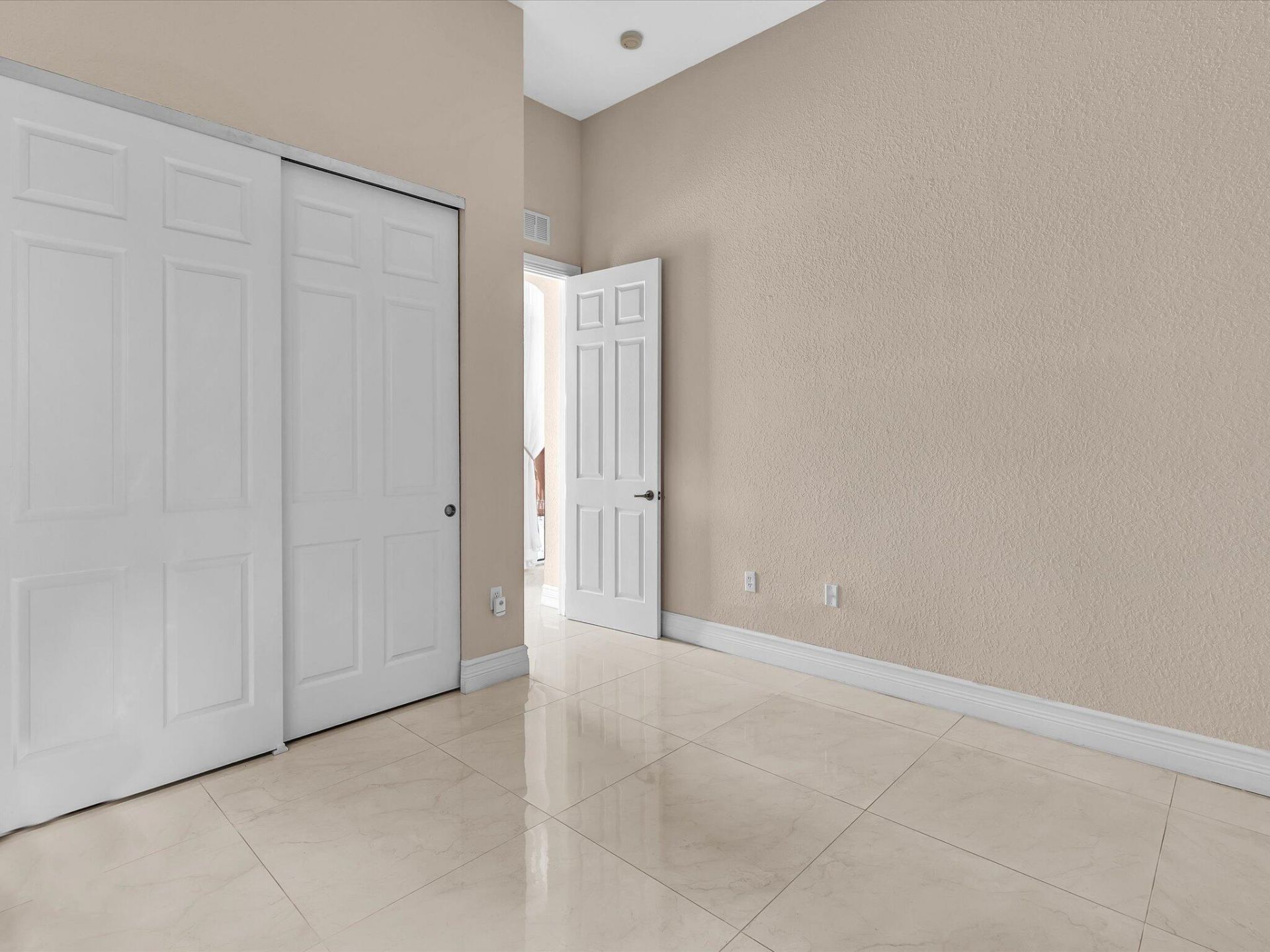 3445 NW 87th Avenue, Hollywood, FL 33024 Photo