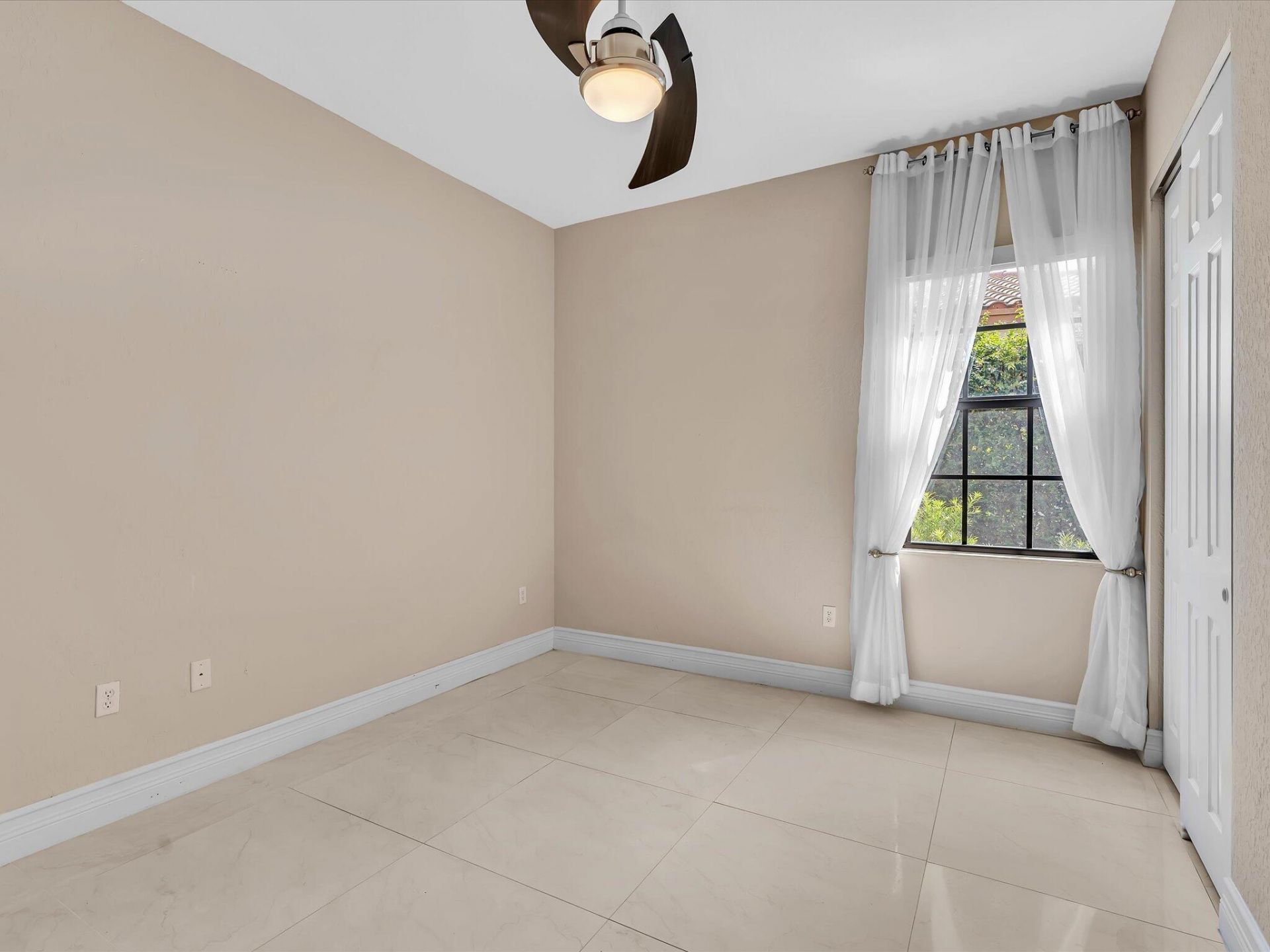 3445 NW 87th Avenue, Hollywood, FL 33024 Photo