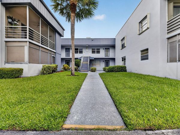 40 Burgundy A, Delray Beach, FL 33484