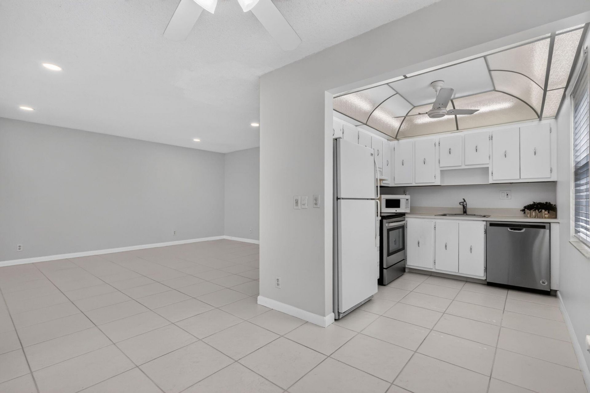40 Burgundy A, Delray Beach, FL 33484 Photo