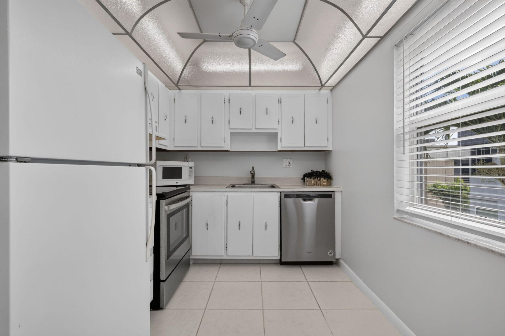 40 Burgundy A, Delray Beach, FL 33484 Photo