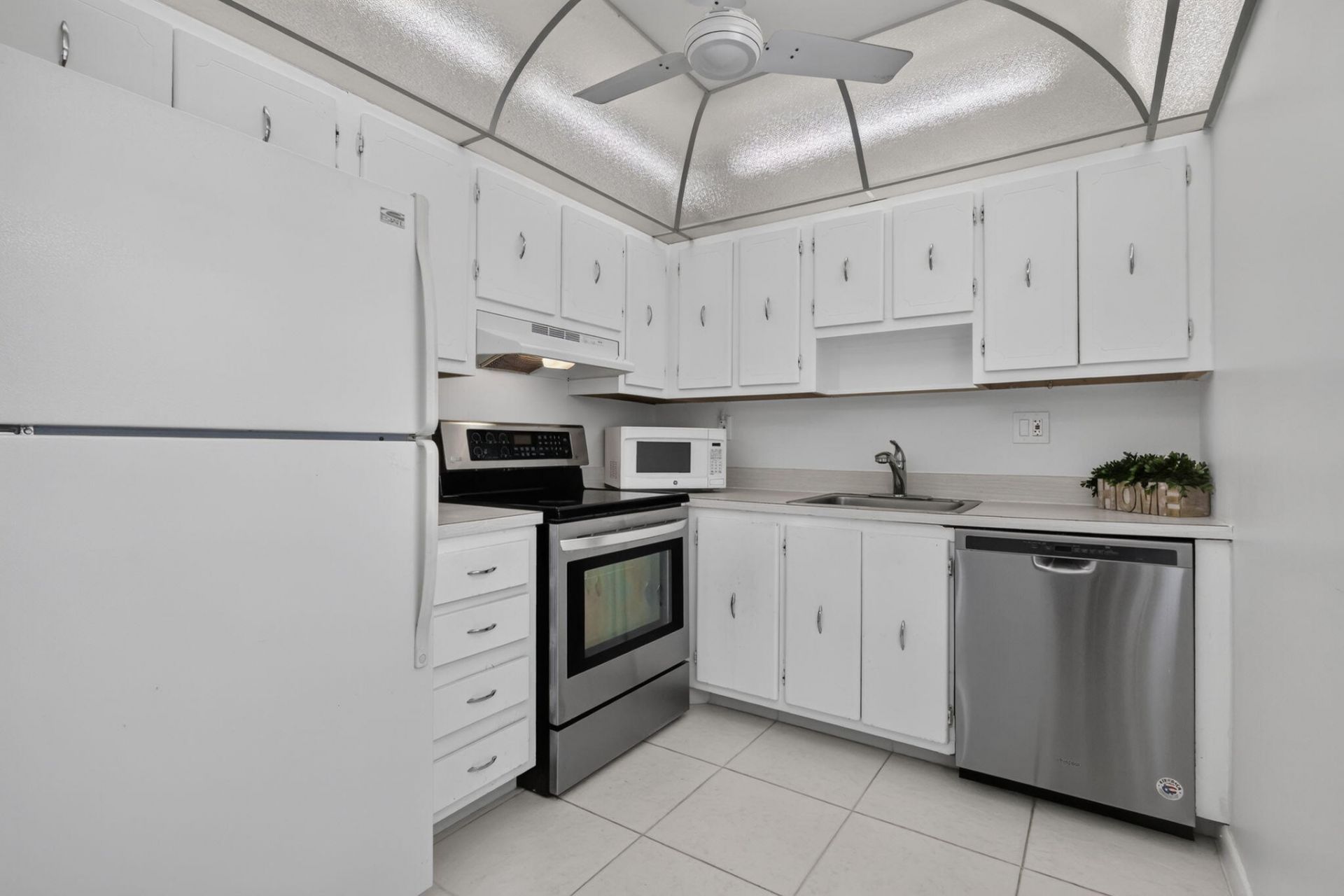 40 Burgundy A, Delray Beach, FL 33484 Photo