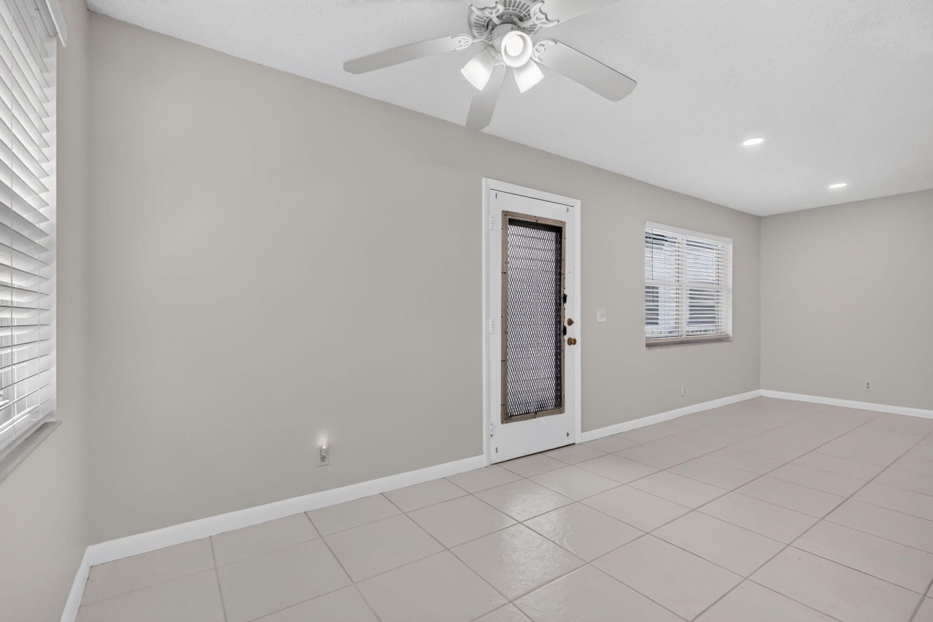 40 Burgundy A, Delray Beach, FL 33484 Photo