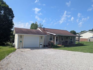 3107 E Hwy 552 , Lily, KY 40740