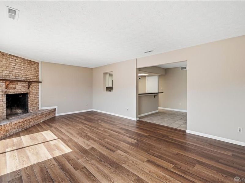 128 High Ridge Court, Franklin, OH 45005 Photo 6